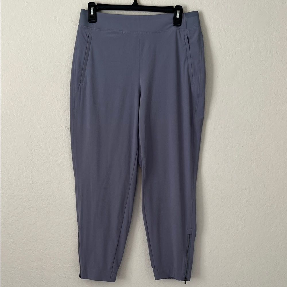 Like New! ATHLETA Brooklyn Mid-rise Jogger Zip Ankle in 6 - Picture 2 of 15